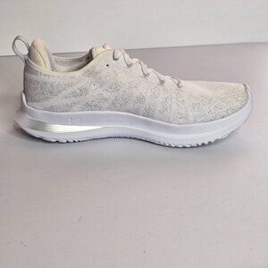 Under Armour Women's Velociti 3 Flow White Gray Sneakers Sz 12